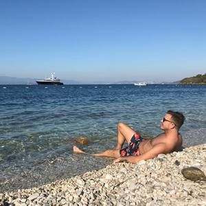 Meet your Posher, Chris